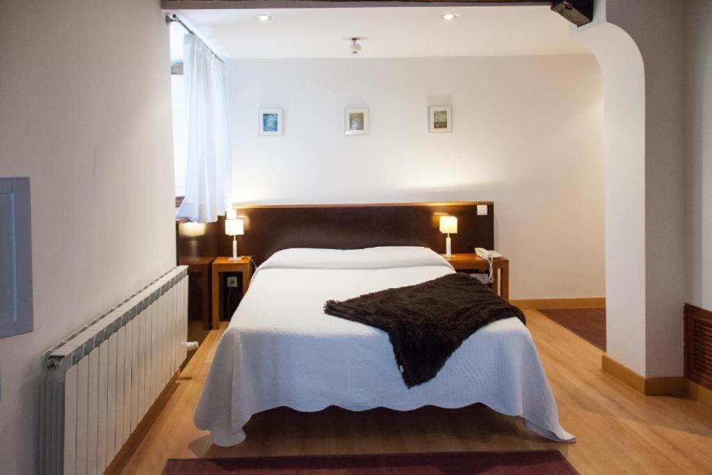 Gastro Hotel La Giraldilla Liérganes Værelse billede