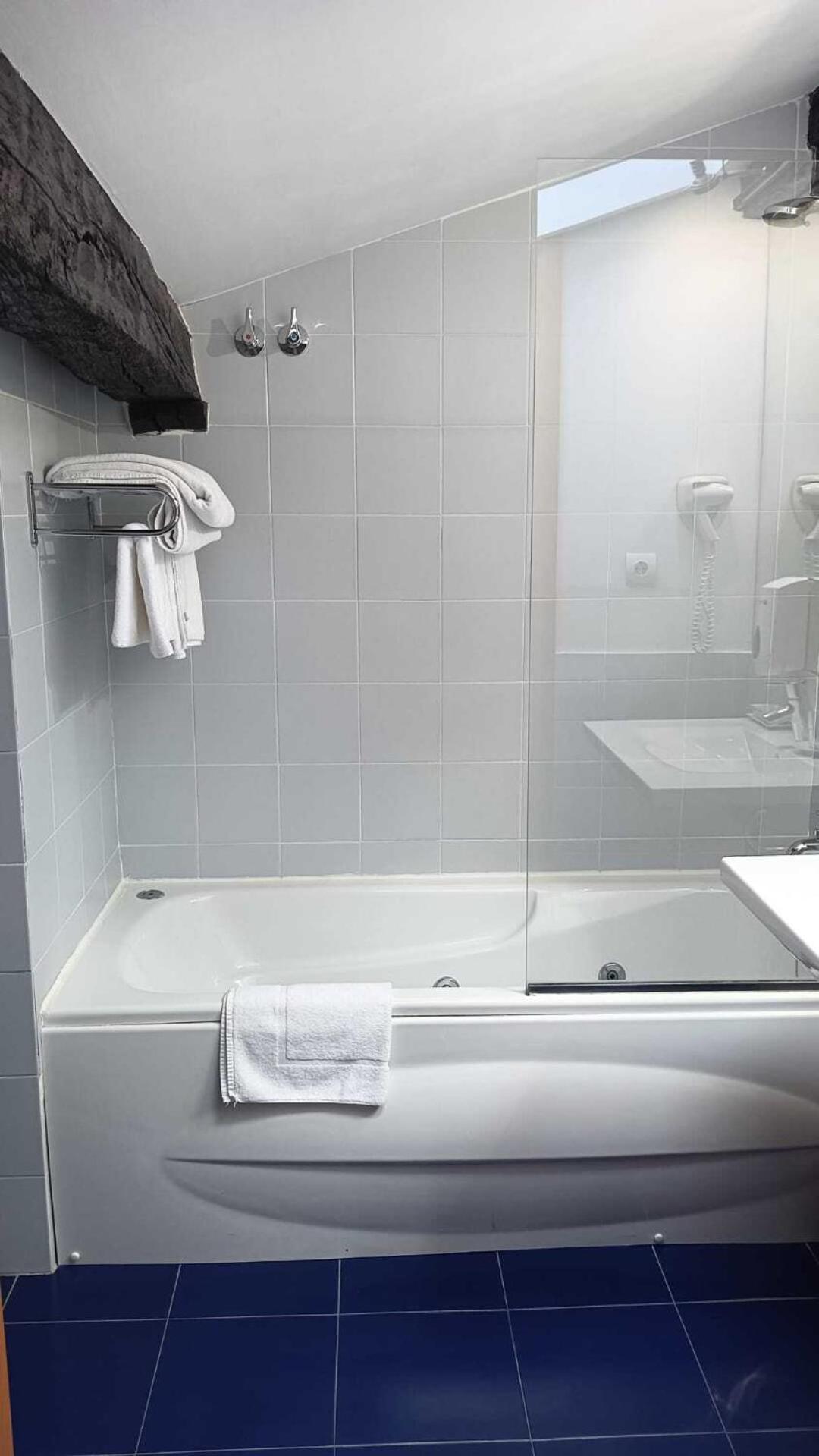Gastro Hotel La Giraldilla Liérganes Værelse billede