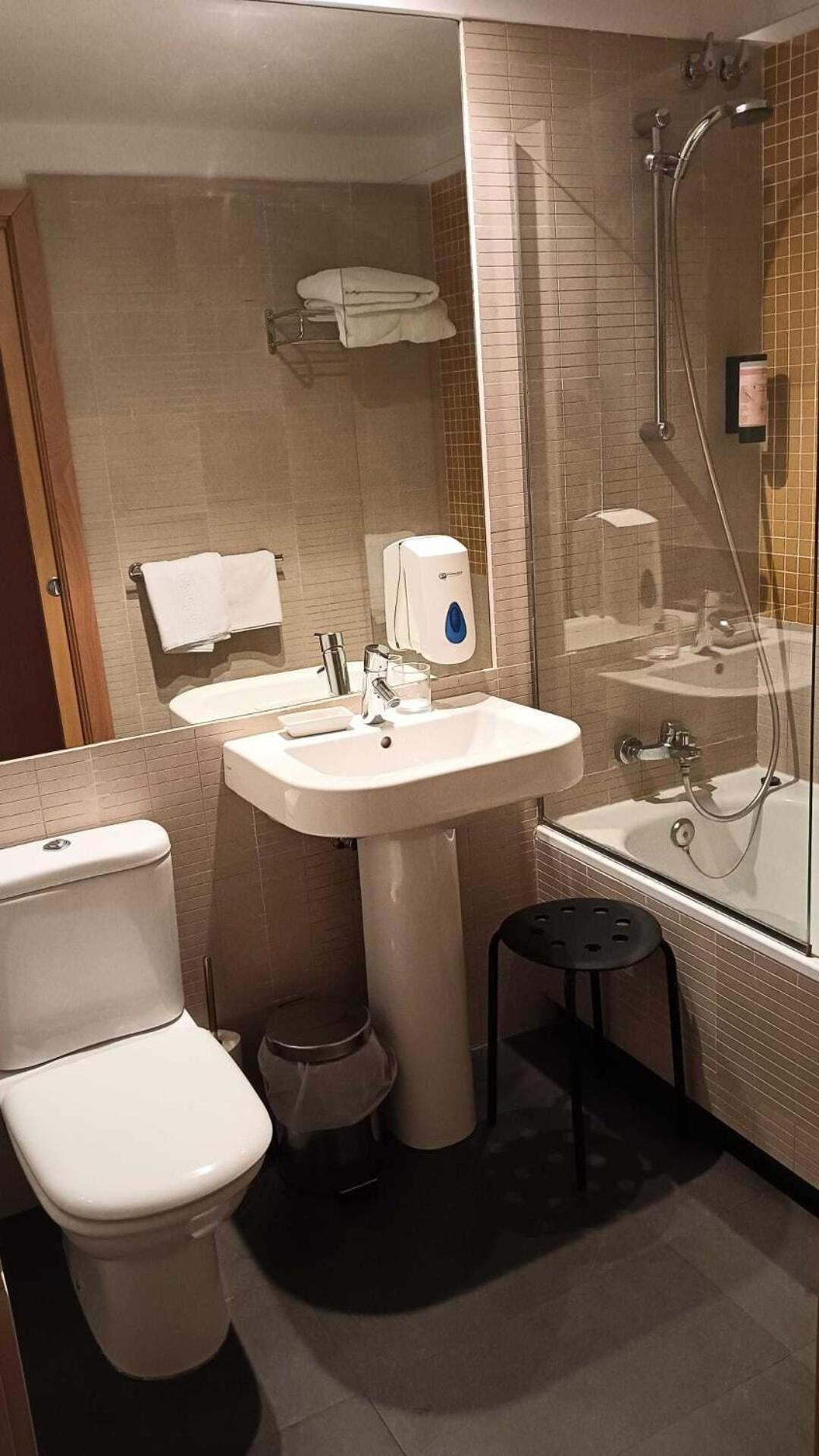Gastro Hotel La Giraldilla Liérganes Værelse billede